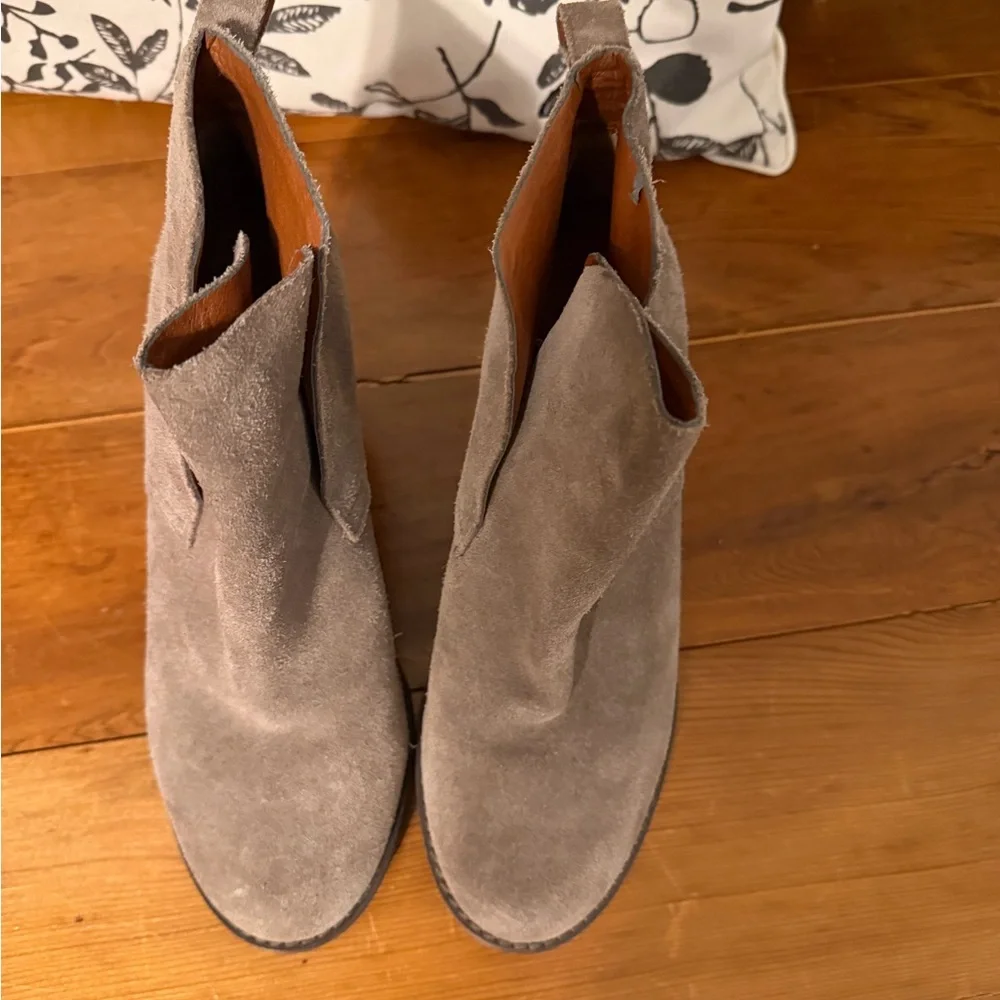 Lucky Brand Taupe Suede Ankle Booties